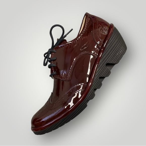 NWOT FLY LONDON Patent Leather Oxford Wedges Sz 37 - Picture 4 of 11